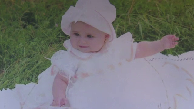 Fetita care a murit dupa ce a baut motorina a avut parte de doua ceremonii de inmormantare. Tatal n-a fost lasat la mormant