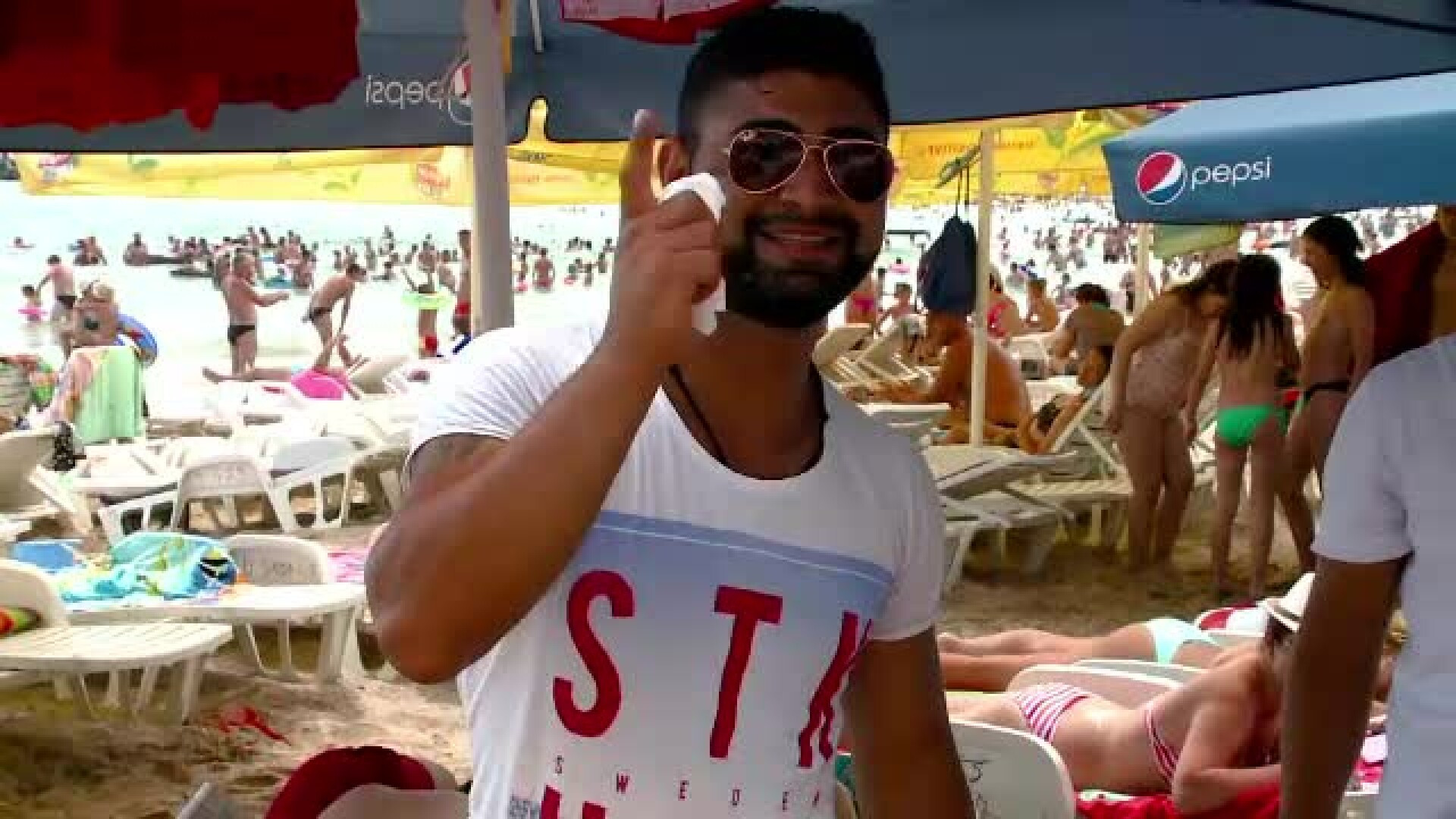 "Poetii" de pe litoral care se intrec in rime pentru a-si vinde marfa. Avertismentul ANPC cu privire la vanzatorii ambulanti