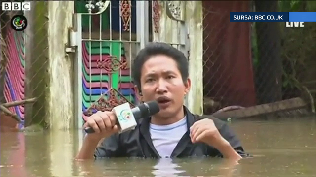 Transmisiune in direct inedita. Gestul facut de un jurnalist din Myanmar ca sa arate cat de grava este situatia in tara lui