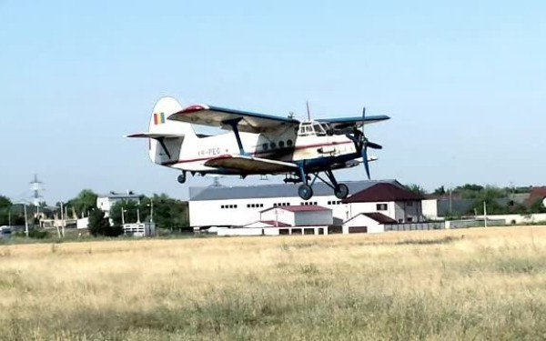 Cum s-a prabusit avionul utilitar, care a ucis un om. Un italian a asistat la tragedie: "Am vazut pilotul iesind afara"