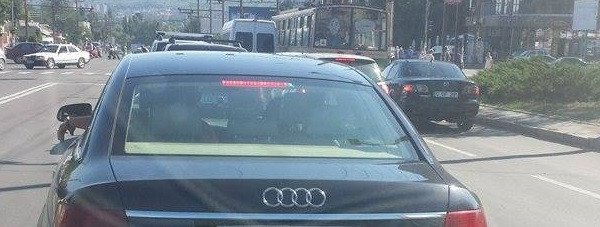 Metoda gasita de un sofer din Republica Moldova pentru a-si "camufla" numarul de inmatriculare. FOTO