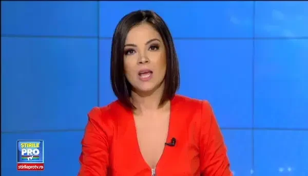 Transmisiune in direct inedita. Gestul facut de un jurnalist din Myanmar ca sa arate cat de grava este situatia in tara lui