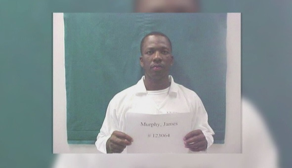 L-a iertat pe criminalul fiului ei, iar acum vrea sa il ajute sa fie eliberat dupa 16 ani de detentie: "Cred ca e alt om"