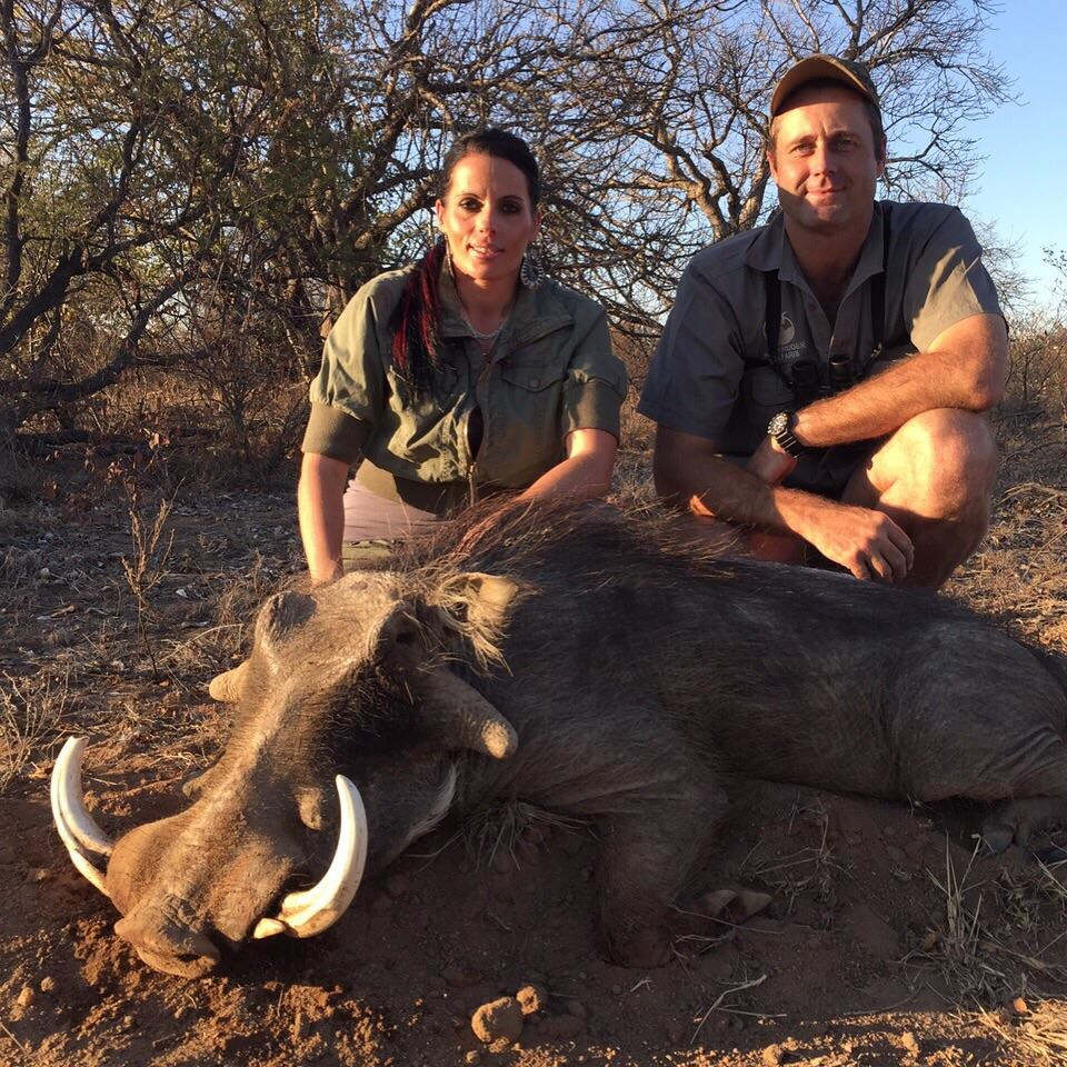 O contabila din SUA se lauda pe Facebook cu "trofeele" de la o vanatoare, in Africa de Sud. Reactiile americanilor