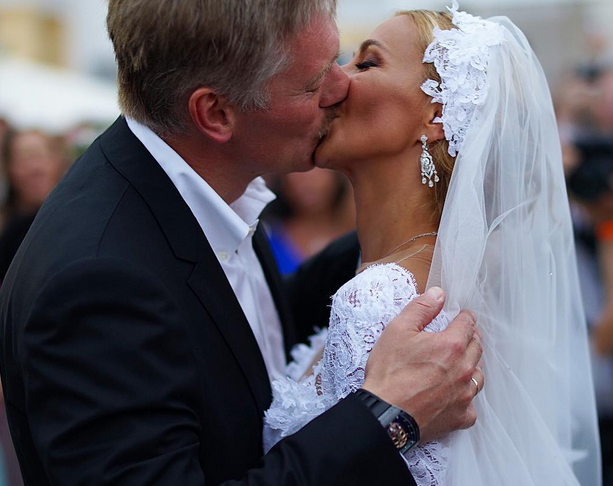 Furie in Rusia. Purtatorul de cuvant al lui Putin a avut la nunta un ceas de 620.000 de dolari. Ce explicatie a oferit