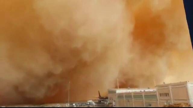 Fenomen extrem in Iordania. O furtuna de nisip a pus stapanire pe capitala tarii si a dat peste cap traficul aerian