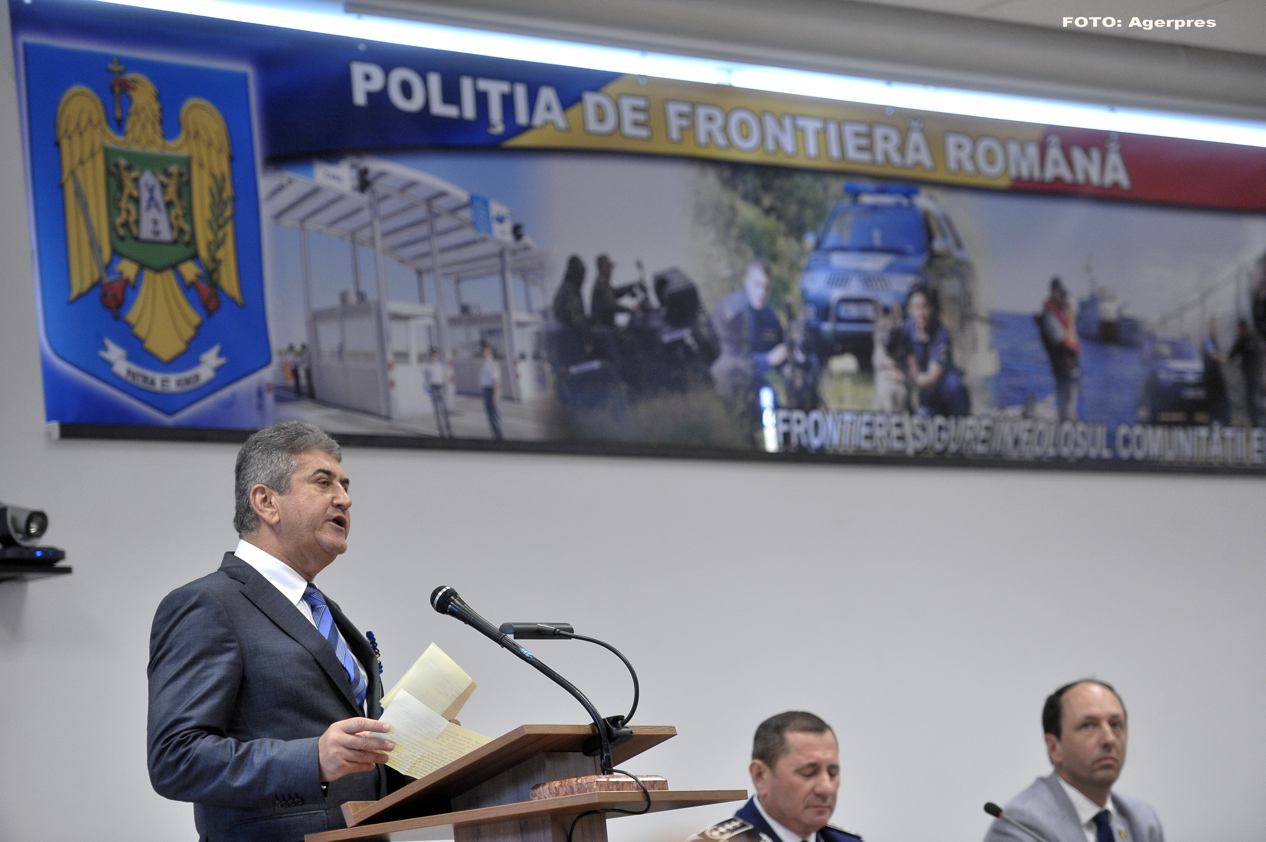 3 ani de inchisoare pentru cei care insulta un politist. Ce pedepse cere MAI pentru cei care ranesc un om in uniforma