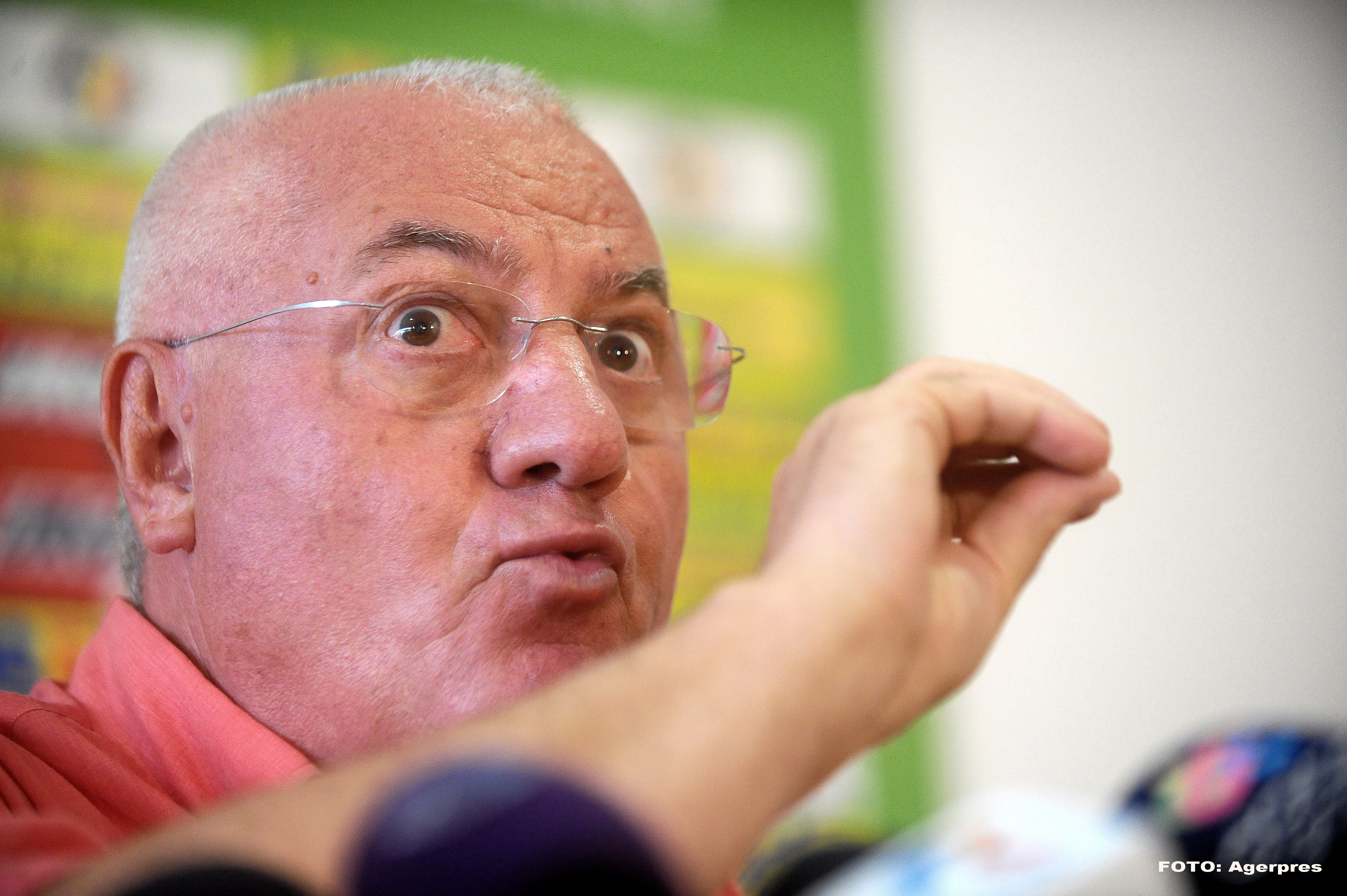 Vesti proaste pentru Mitica Dragomir. Fostul sef de la LPF nu va putea sa mearga la Budapesta, la meciul Romania-Ungaria