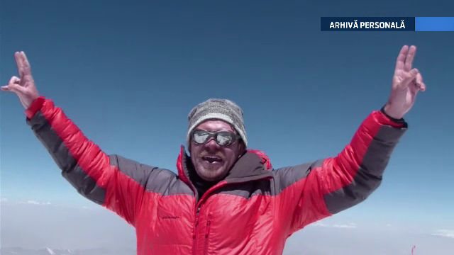 Record pentru Romania. Un salvamontist si un avocat au cucerit pe schiuri varful Muztagh Ata din Tibet, de 7.546 metri