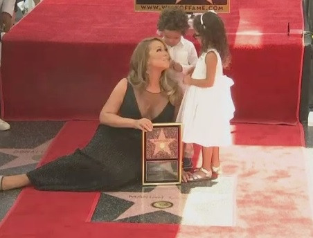 Mariah Carey are stea pe Bulevardul Celebritatilor. Cea mai frumoasa declaratie a venit de la gemenii vedetei