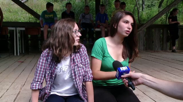 Taberele care ii ajuta pe copiii din Harghita si Covasna sa invete limba romana. Ce progrese fac tinerii intr-o saptamana