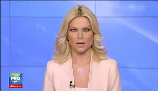 Record pentru Romania. Un salvamontist si un avocat au cucerit pe schiuri varful Muztagh Ata din Tibet, de 7.546 metri