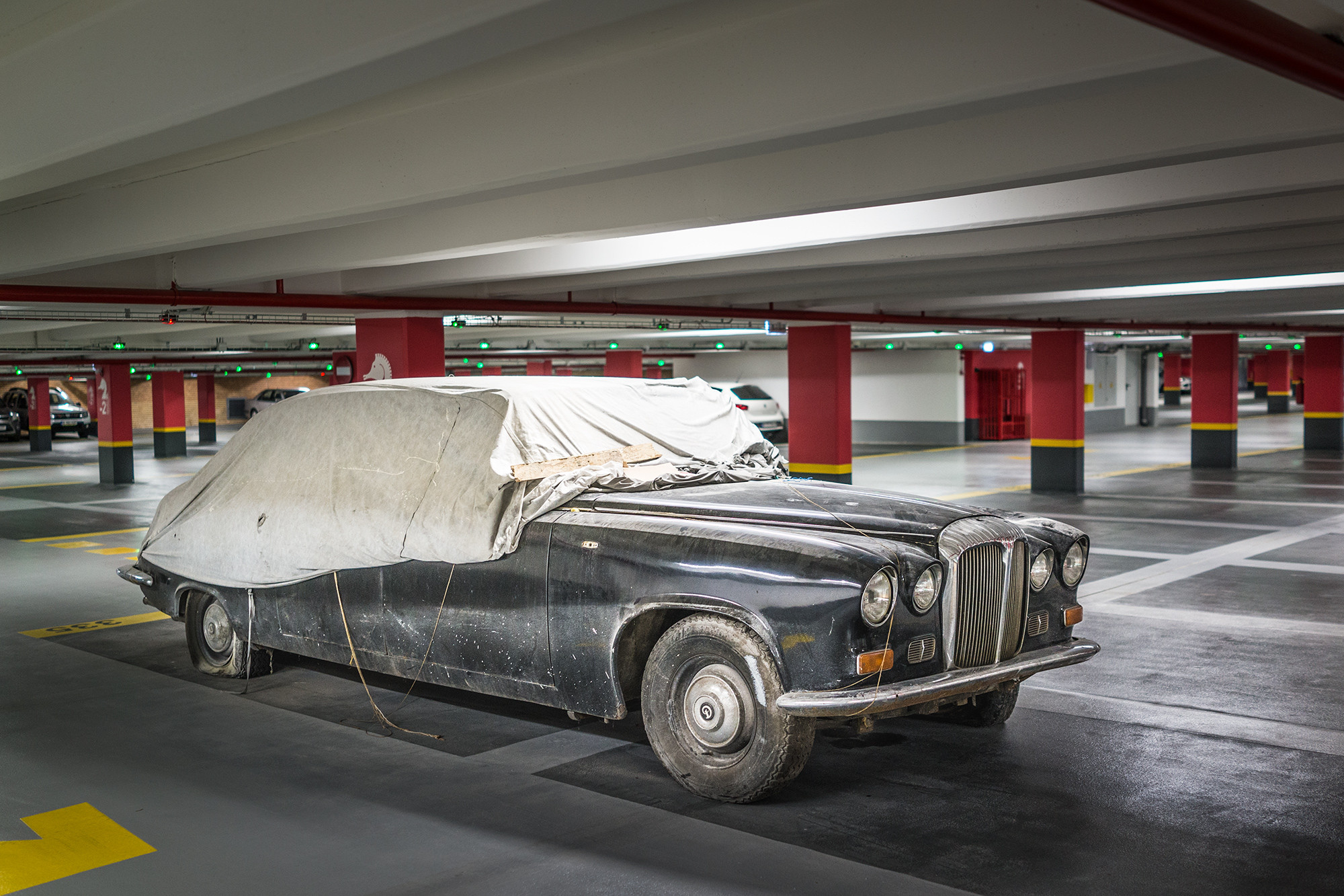 Uite 3 povesti despre Bucuresti pe care doar putini, putini le cunosc: despre Micul Peles din centrul Capitalei ai auzit?