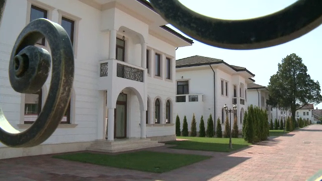 Piata imobiliara se dezgheata si pe segmentul premium. Intr-un complex de 9 vile de 500.000 de euro, doar una e nevanduta