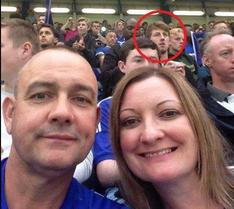 Un barbat disparut acum 11 luni a fost surprins intr-o poza selfie facuta de un cuplu, pe stadion. Ce s-a intamplat cu el