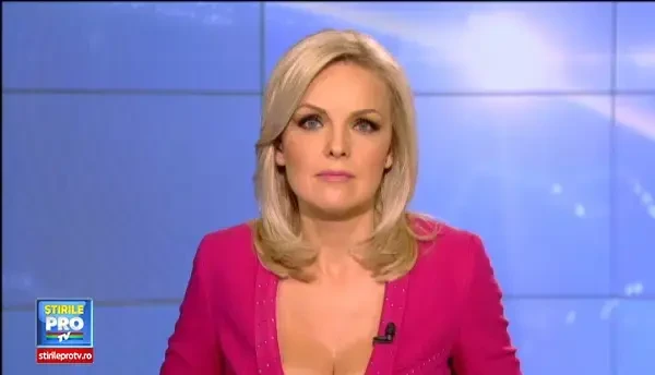 Senzatii tari pe o plaja din Australia. Cum a ajuns masina unor germani in largul marii