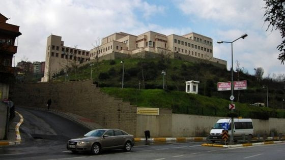 Teroare la Istanbul. Consulatul SUA a fost atacat cu arme de foc, iar o sectie de politie a fost tinta unui atentat cu bomba