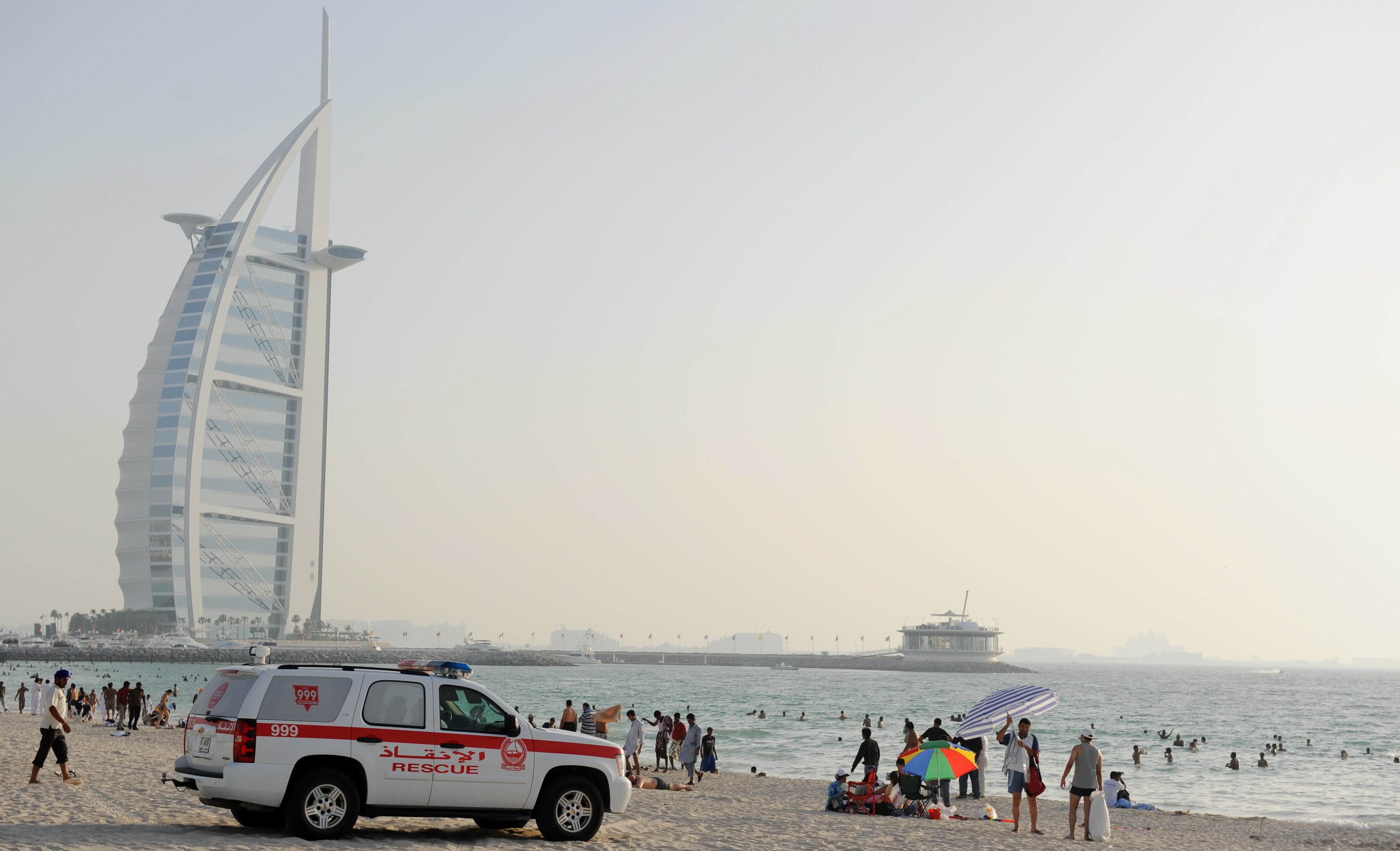 O tanara de 20 de ani s-a inecat in Dubai pentru ca tatal ei nu i-a lasat pe salvamari sa o atinga