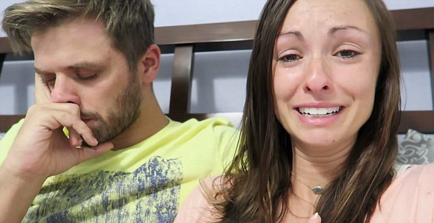 Anuntul trist facut de cuplul devenit popular pe Youtube, dupa ce sotul i-a spus ca e insarcinata: ce li s-a intamplat