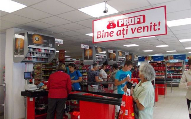 Ce salariu are un casier si cat incaseaza un sef de tura la Profi