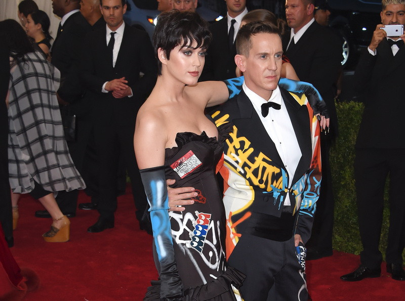 Katy Perry risca sa fie data in judecata din cauza unei rochii purtate la Gala Met. Acuzatiile pe care i le aduce un artist