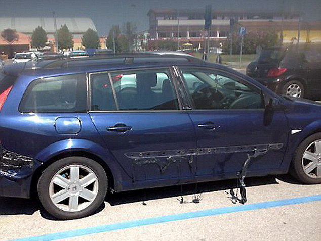 Si-a lasat masina la 37 de grade, pentru cateva zile. Nu si-a imaginat o clipa ca o sa o gaseasca asa. VIDEO