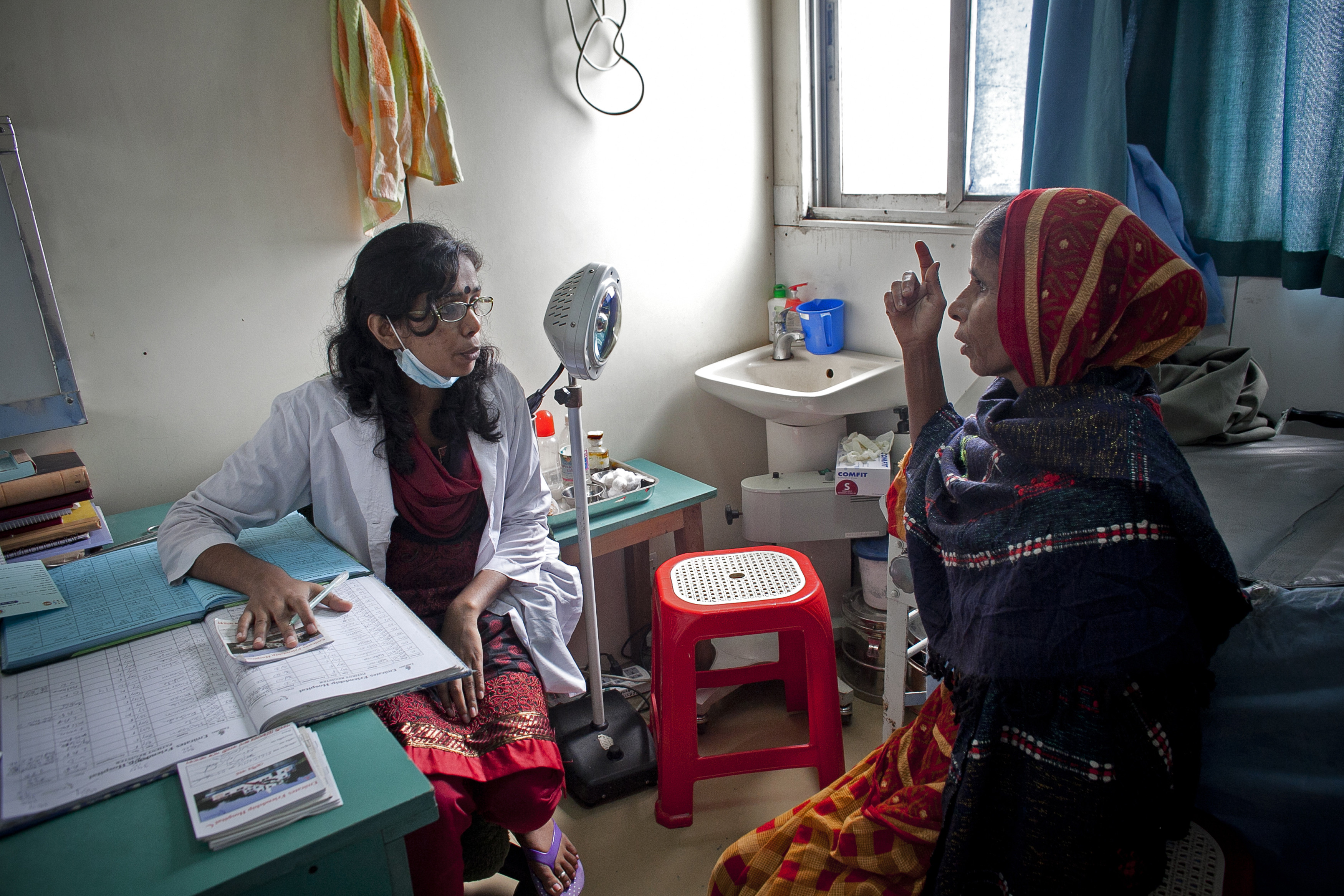 A fost obligata de socrii sa inghita acid pentru ca tatal ei nu i-a platit zestrea. Ranile terifiante cu care s-a ales fata