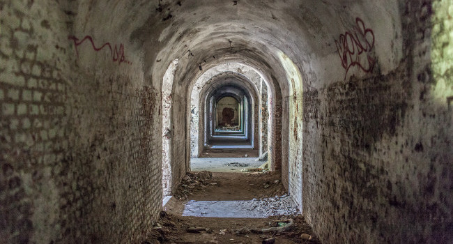 Metroul din Bucuresti ascunde o comoara unica. Stiai de unde se vede cel mai frumos apus de soare din Capitala?