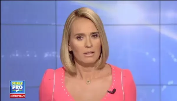 Mii de credinciosi au infruntat canicula la Targoviste pentru a se inchina la moastele Sfantului Ierarh Nifon