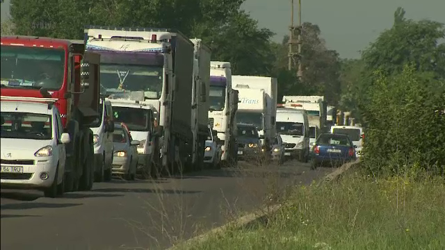 Codul portocaliu de canicula afecteaza si circulatia rutiera. Restrictiile impuse soferilor de CNADNR