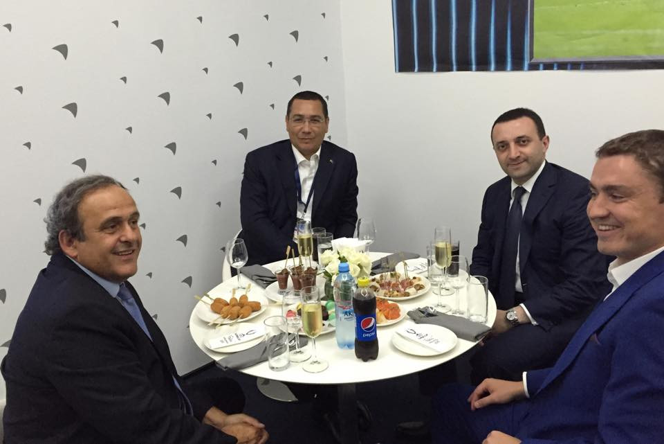 Vizita lui Victor Ponta in Georgia: Super Cupa Europei, degustarea de vinuri si multumiri pentru Platini