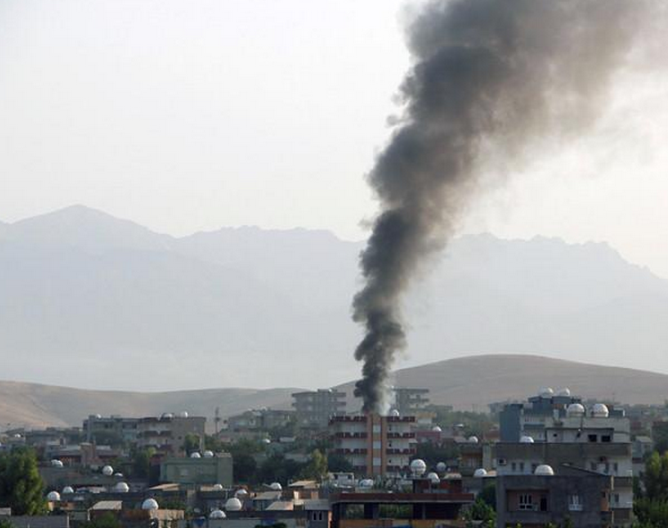 Incidente violente in Turcia. Politistii, atacati cu pietre de catre militantii kurzi, dupa moartea unui lider al rebelilor