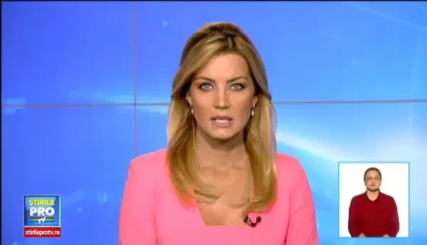 Soferul unui TIR a lovit in plin un tren de calatori, in Caras-Severin. Patru persoane au fost ranite si duse la spital