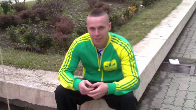 Tinerii morti in accidentul din Dambovita, condusi pe ultimul drum. Bunicul soferului: "Ii placea sa mearga tare cu masina"