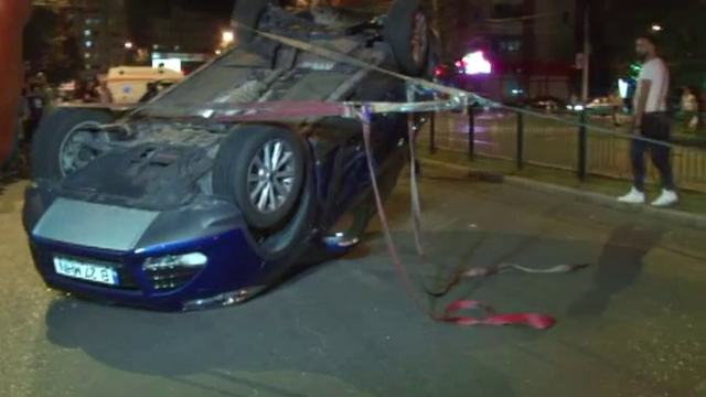 O mama si fiul ei de 6 ani, loviti in plin pe "zebra" de o masina izbita de o ambulanta. Cum s-a produs accidentul