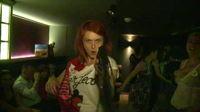 Tinerii au umplut cluburile din Capitala pentru a sarbatori Sfanta Maria: "Am venit cu prietenele. Barbatii sunt acasa, dorm"