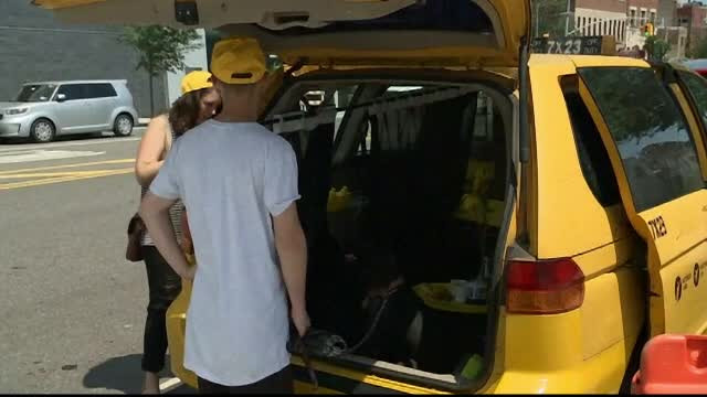 Hoteluri speciale pentru turistii cu bani putini. Cat costa o cazare ieftina la New York sau Londra, intr-un ... taxi