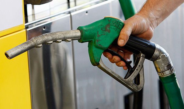 Solutia germana la problema refugiatilor: o taxa europeana pe benzina. "Tarile din Balcani vor suporta consecintele"