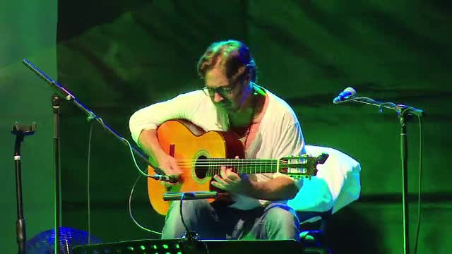 Unul dintre cei mai mari chitaristi de jazz ai lumii, Al Di Meola, a facut show la Targu Mures: "In Romania e ceva special"