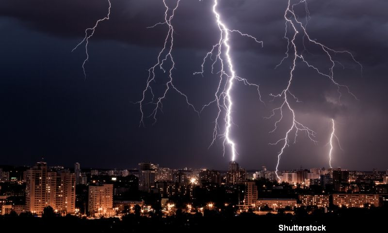 Avertisment ANM: ploi torentiale si intensificari ale vantului pana vineri noapte. Cat de mult vor scadea temperaturile