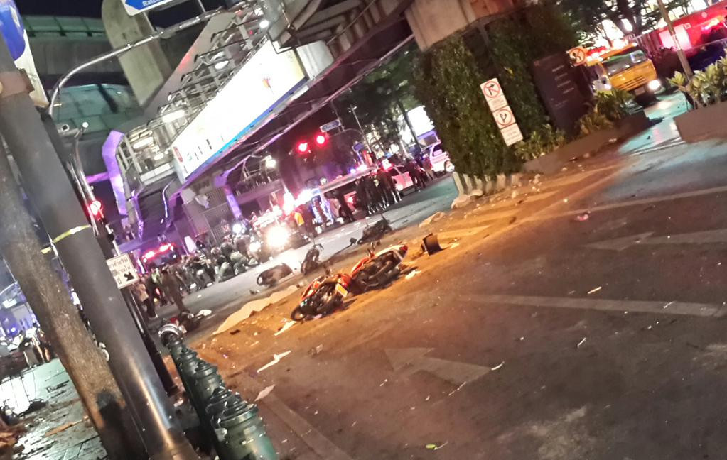 Atentat la Bangkok. 27 de oameni au murit si peste 80 au fost raniti dupa explozia unei bombe la un templu. VIDEO