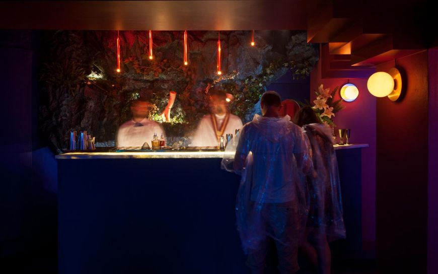 Barul in care e imposibil sa nu te imbeti. Motivul pentru care nu ai voie sa stai mai mult de 50 de minute inauntru