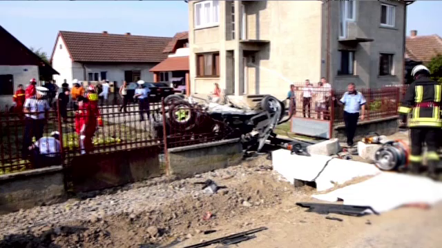 Ancheta dupa accidentul de sambata, in care au murit sase tineri. Ce au aflat politistii despre masina in care se aflau