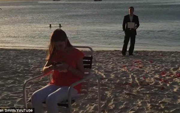 25.000.000 de vizualizari pentru cea mai originala cerere in casatorie. Si-a rugat iubita de 365 de ori sa se marite cu el