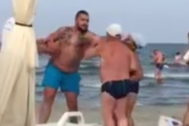 Cine e barbatul care a agresat o turista pe plaja, in Mamaia, pentru ca si-a pus prosopul langa sezlonguri. Reactia clubului