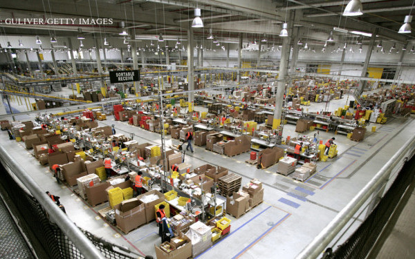 Scrisoarea deschisa a unui român despre conditiile de munca de la Amazon. Reactia presedintelui companiei dupa ce a citit-o