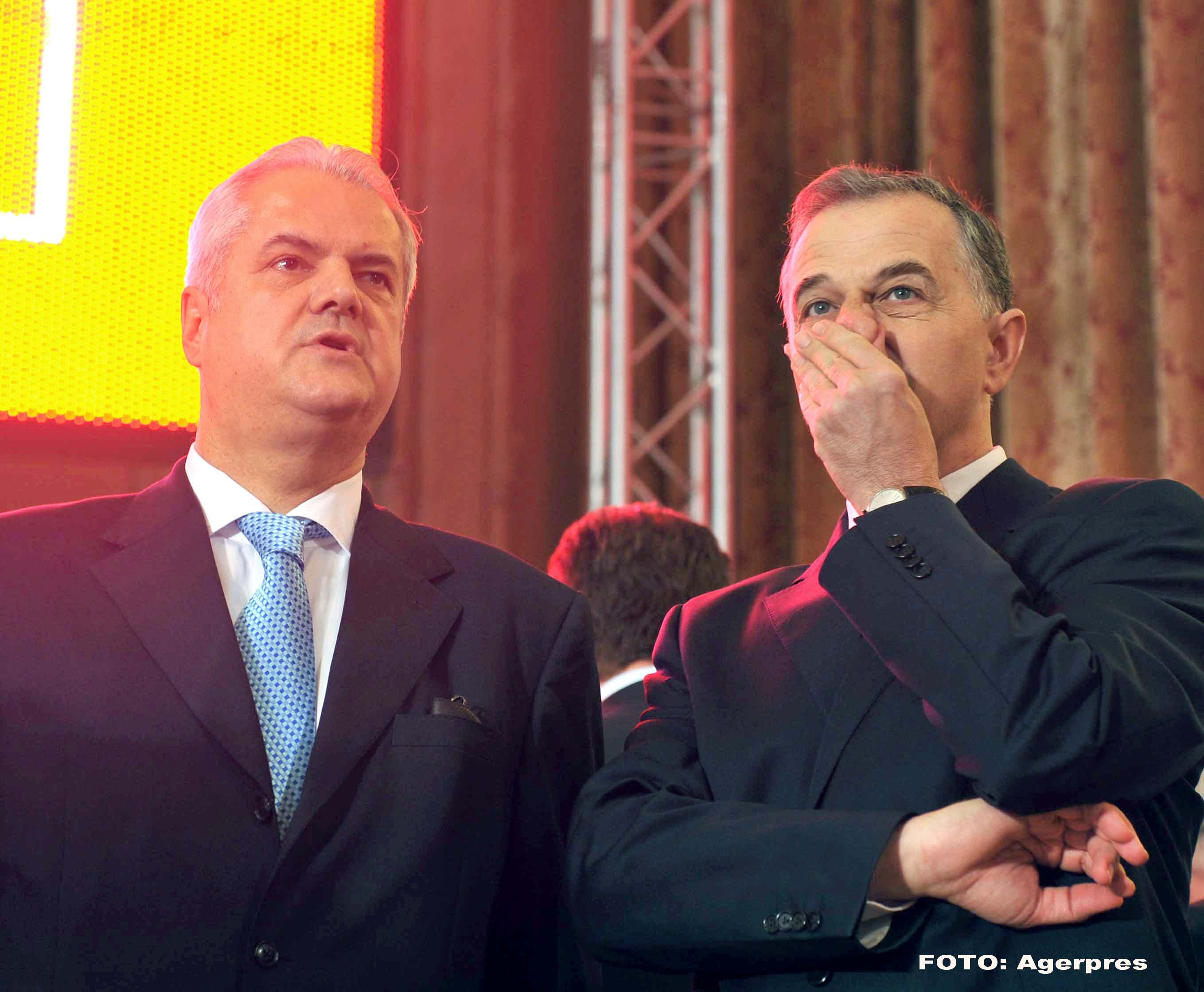 Adrian Nastase nu uita ce s-a intamplat acum 10 ani: "Geoana a hotarat sa puna la vot 'demisia' mea! Cool"