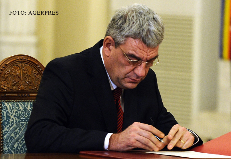 Ministrul Economiei, Mihai Tudose, acuzat ca a plagiat in teza de doctorat. Un politist sustine ca i-a vandut lucrarea sa