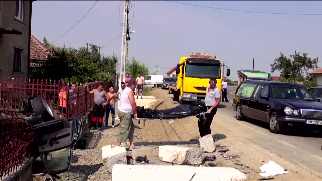 Durere fara margini in localitatea Ratesti din Satu Mare. Patru dintre cei 6 tineri morti intr-un accident, inmormantati