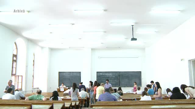 Statul e obligat sa recunoasca 70.000 de diplome luate prin studii neautorizate. Absolventii spun ca decizia vine prea tarziu